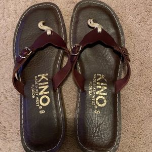 Kino women’s size 8 brown sandals